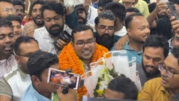 নিজের স্কলারশিপ বেগম খালেদা জিয়াকে উৎসর্গ করলেন ছাত্রদল নেতা