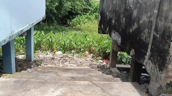 নিজেকে ‘অসহায়’ দাবি করে সরকারি ঘাটলায় দোকান চাইলেন বিএনপি নেতা