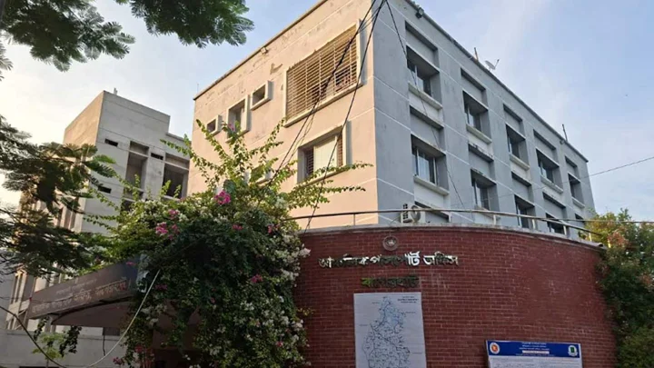 বাগেরহাট পাসপোর্ট অফিসের সার্ভার কক্ষে আগুন, সেবা কার্যক্রম বন্ধ