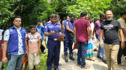 বাগেরহাটে ব্যবসায়ীর বাড়িতে ডাকাতি, বোমা মেরে লাপাত্তা ডাকাতদল