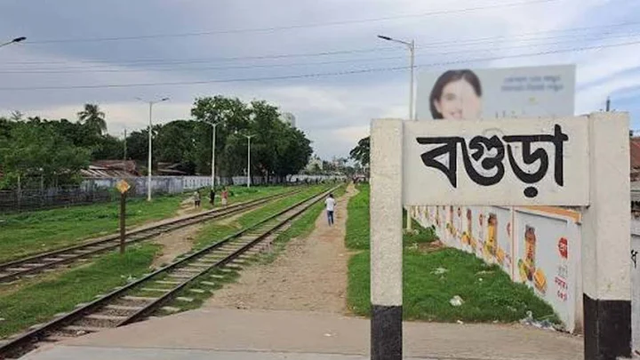 বিনা টিকিটে ট্রেন ভ্রমণ করে চিরকুট রেখে গেলেন যাত্রী