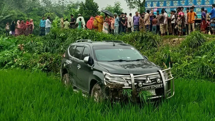 জনপ্রশাসন প্রতিমন্ত্রীর গাড়ির ধাক্কায় আহত নারীর মৃত্যু