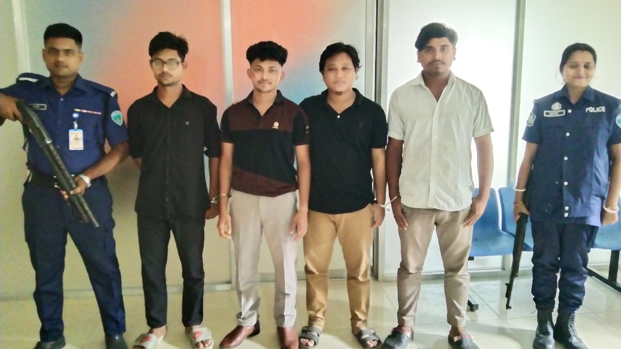 বান্দরবানে নিষিদ্ধ সংগঠনের গোপন বৈঠক থেকে চারজন গ্রেপ্তার