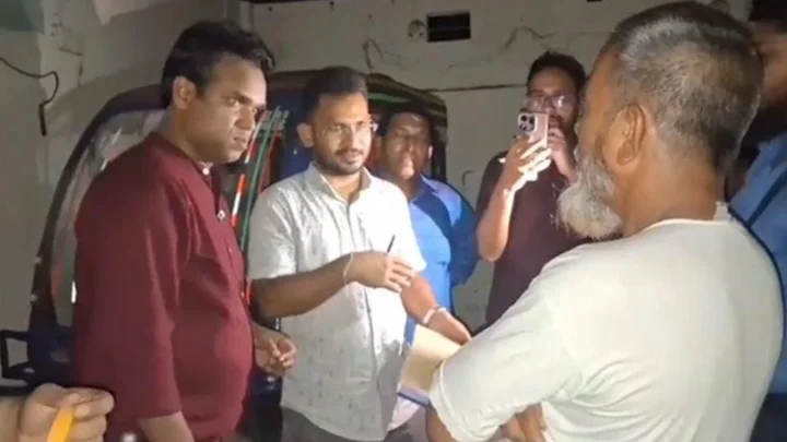বান্দরবানে অটোরিকশার চার্জিং গ্যারেজে মধ্যরাতে অভিযান
