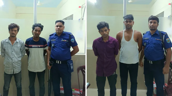 বান্দরবানে ইয়াবা সেবনের আসরে প্রশাসনের অভিযান, চারজন কারাগারে