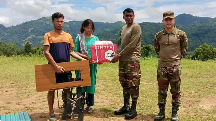 মিজোরাম থেকে নিজ পাড়ায় বম পরিবার, পুনর্বাসনে সেনাবাহিনীর সহায়তা

