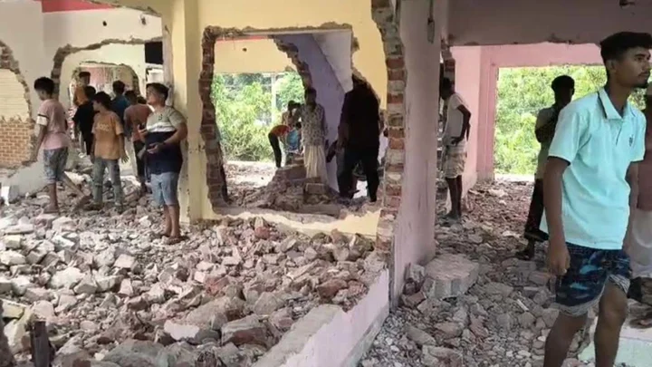 শিশু কলি হত্যা, দ্বিতীয় দিনেও আসামির বাড়িতে চলছে ভাঙচুর
