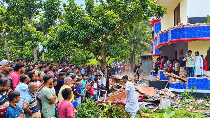 শিশু কলিকে ধর্ষণের পর হত্যা, আসামির বাড়িতে হামলা-ভাঙচুর
