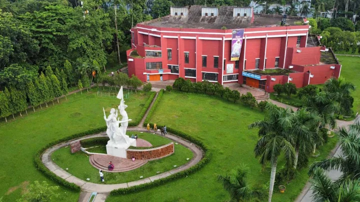 প্রধানমন্ত্রী স্বর্ণপদক পাচ্ছেন বাকৃবির ১৩ শিক্ষার্থী