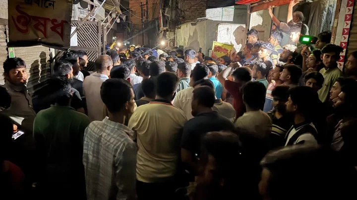 বাংলামোটরে যুবককে রক্তাক্ত করে ফাঁকা গুলি ছোড়েন যুবদলের বহিষ্কৃত নেতা