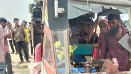 অটোরিকশা নিয়ন্ত্রণ হারিয়ে আইল্যান্ডে ধাক্কা, চালক নিহত