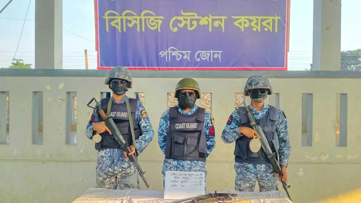 জিম্মি জেলে উদ্ধারে ‘দাদা ভাই’ বাহিনীর সঙ্গে ‘বন্দুকযুদ্ধে’ কোস্টগার্ড