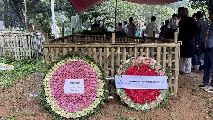 বুদ্ধিজীবী কবরস্থানে সমাহিত তৌফিক ইমরোজ খালিদী