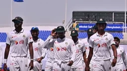 হাসানের আঘাতে মধ্যাহ্নবিরতিতে স্বস্তিতে বাংলাদেশ