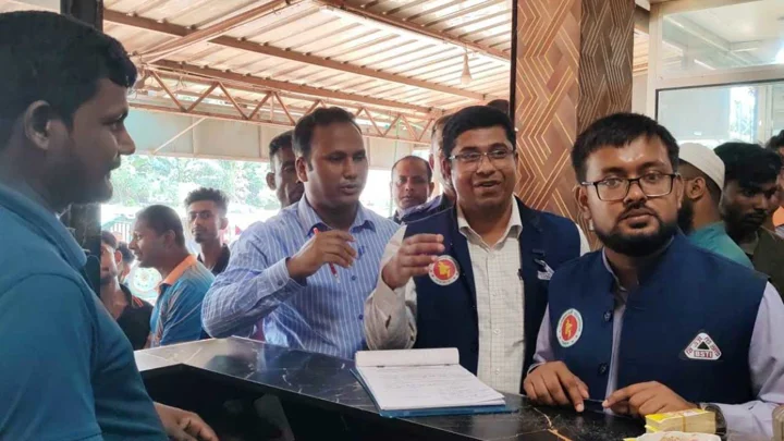 বগুড়ায় অস্বাস্থ্যকর পরিবেশে দই তৈরি, ৫ প্রতিষ্ঠানকে জরিমানা