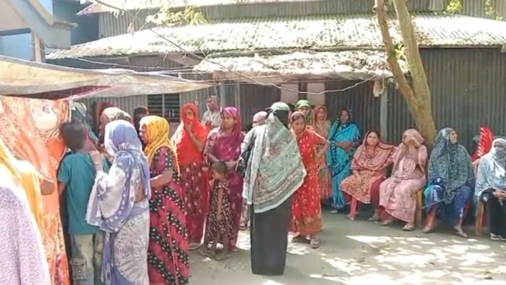 দরজা ভেঙে ব্যবসায়ীর স্ত্রীর মরদেহ উদ্ধার