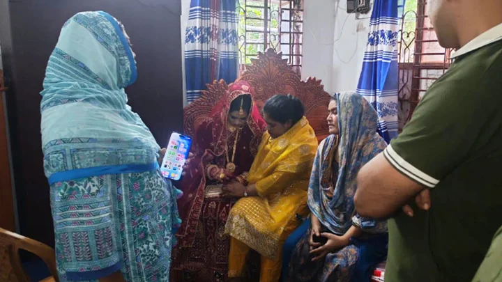 বিয়ের আসরে কনে অসুস্থ, বাবাকে ১০ হাজার টাকা জরিমানা