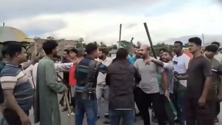 সাতক্ষীরায় বিএনপির দুই পক্ষের পাল্টাপাল্টি হামলা-সংঘর্ষ