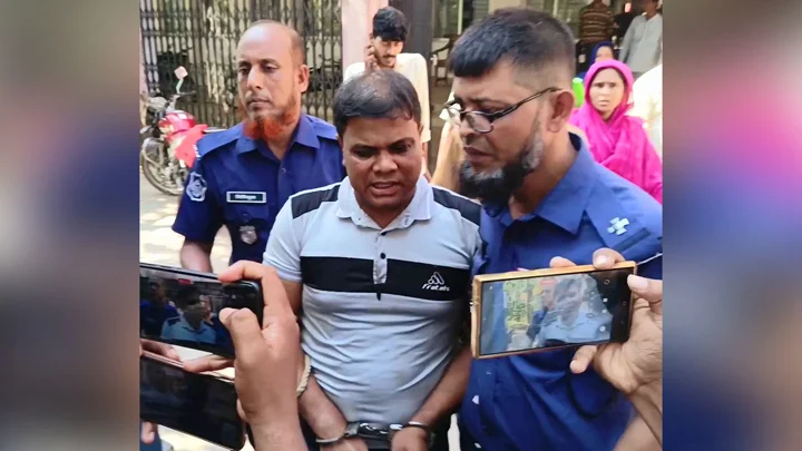 বরগুনায় জামিন না পেয়ে বিচারককে গালি, পুলিশকেও পেটালেন আসামি