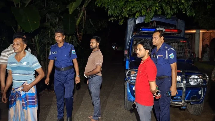 বগুড়ায় সাবেক ইউপি সদস্যকে কুপিয়ে হত্যা