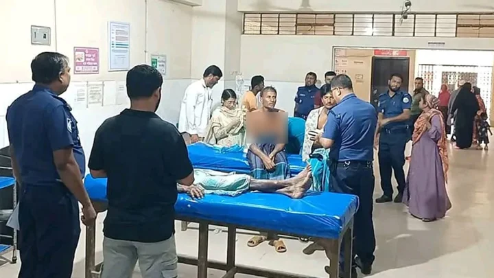 বরগুনায় জমি নিয়ে দুই ঘণ্টা সংঘর্ষ, আহত ২০
