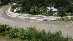 দুই মাসেই ধসে পড়ল ১ কোটি ৪০ লাখ টাকার বেড়িবাঁধ