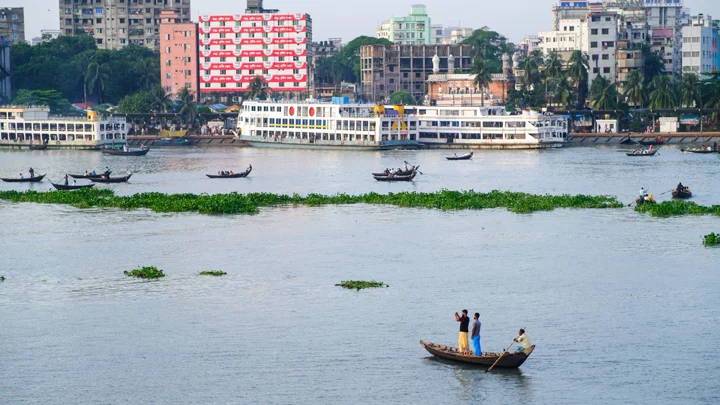 বুড়িগঙ্গায় ভেসে উঠল দুই মরদেহ