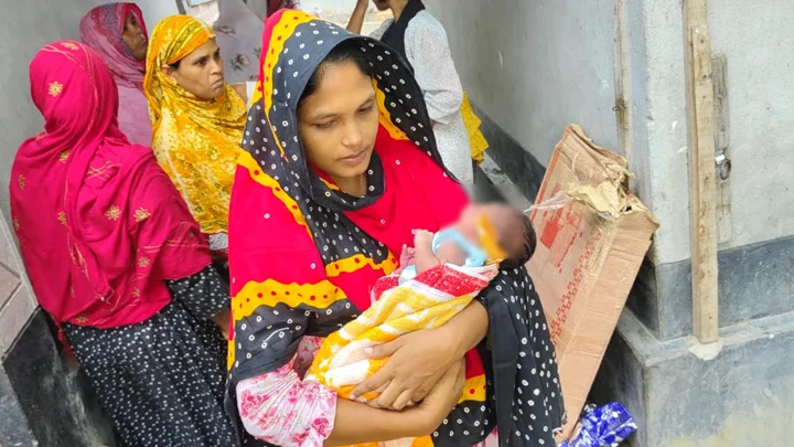 চলন্ত বাসে শিশুর জন্ম, আজীবন বিনামূল্যে ভ্রমণের সুযোগ