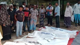 পড়ে আছে সারি সারি মরদেহ, মিলল ১০ জনের পরিচয়