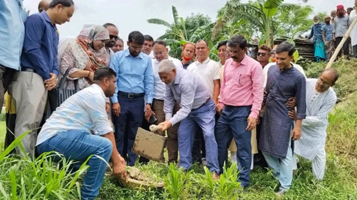 খাল খননের উদ্বৃত্ত ১ কোটি ৫ লাখ টাকা ফেরত