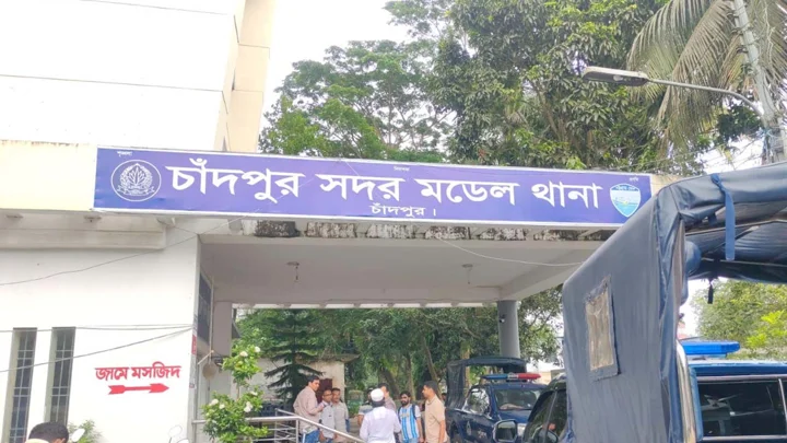 চাঁদপুরে ফ্যানের রেগুলেটর লাগাতে গিয়ে প্রাণ গেল যুবকের