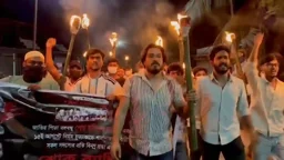 ফরিদপুরে রাতের আঁধারে নিষিদ্ধ ছাত্রলীগের মশাল মিছিল