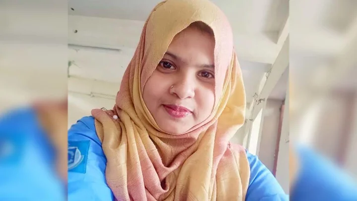 সাংবাদিকদের নিয়ে ফেসবুকে বিতর্কিত মন্তব্য, ছাত্রদল নেত্রীকে শোকজ
