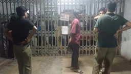 প্রভোস্টসহ ৪ শিক্ষার্থীর বিরুদ্ধে মামলা, চবির শাহ আমানত হলে তালা