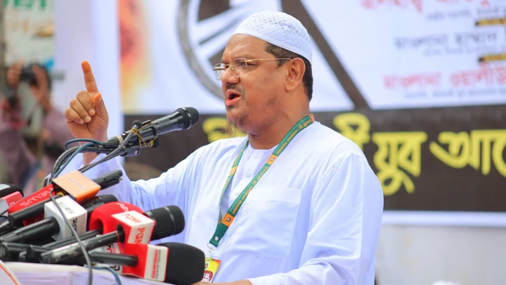 সরকার জনগণের পালস বুঝতে ব্যর্থ হয়েছে: চরমোনাই পীর