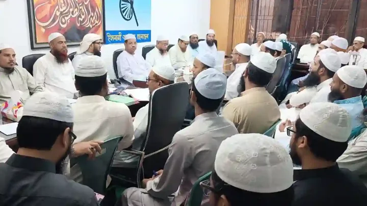 ইসলামী যুব আন্দোলনের নেতা হত্যার বিচার না হলে ক্ষোভ বাড়বে: চরমোনাই পীর