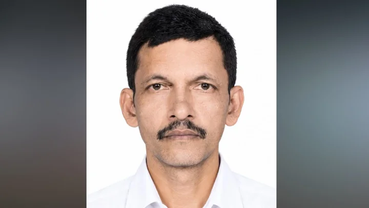 সড়কের পাশে মাথাবিহীন মরদেহ, পোশাক দেখে শনাক্ত করল পরিবার