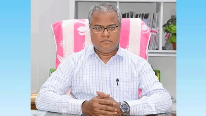 সার্কিট হাউসে ফিরেই অনলাইনে সিন্ডিকেট সভা ডাকলেন চুয়েট উপাচার্য