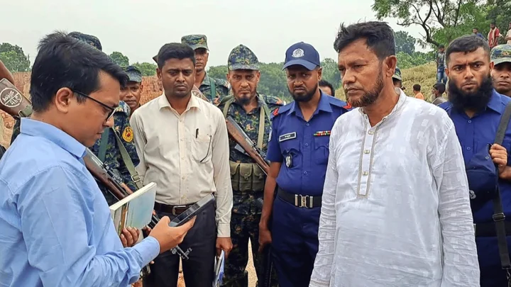 চুয়াডাঙ্গার অবৈধ দুই ইটভাটা গুঁড়িয়ে দিল ভ্রাম্যমাণ আদালত