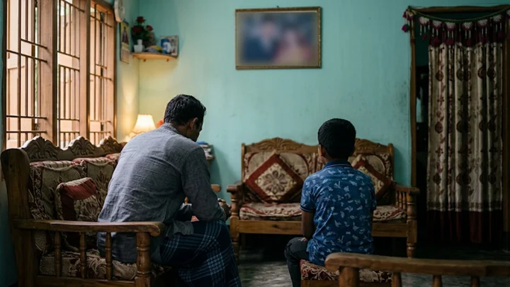 নগদ টাকা ও ৪ ভরি স্বর্ণ নিয়ে উধাও স্ত্রী, থানায় স্বামীর অভিযোগ