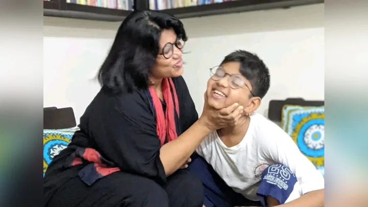 ছিনতাই নাকি অপ্রতিমের মায়ের ওপর প্রতিশোধ, উঠছে প্রশ্ন
