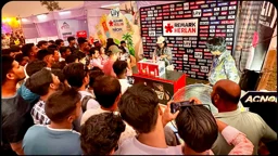 পণ্য জেতার আনন্দে কুয়াকাটা কার্নিভালে লিলি-নিওরের স্টলে দর্শনার্থীদের ঢল