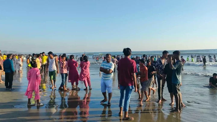 সাগরে গোসলে নেমে ৩ পর্যটকের মৃত্যু
