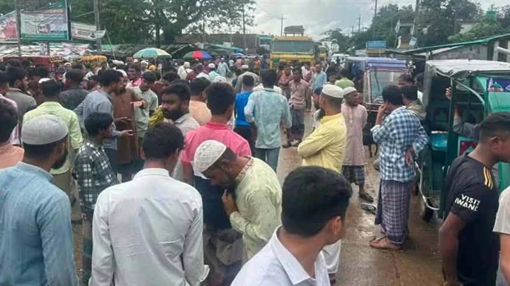 টেকনাফে সীমানা নির্ধারণের সভায় হামলা-ভাঙচুর, আহত ১০