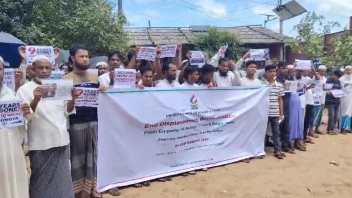 ঘরে ফেরার উপযুক্ত পরিবেশের দাবিতে রোহিঙ্গাদের মানববন্ধন