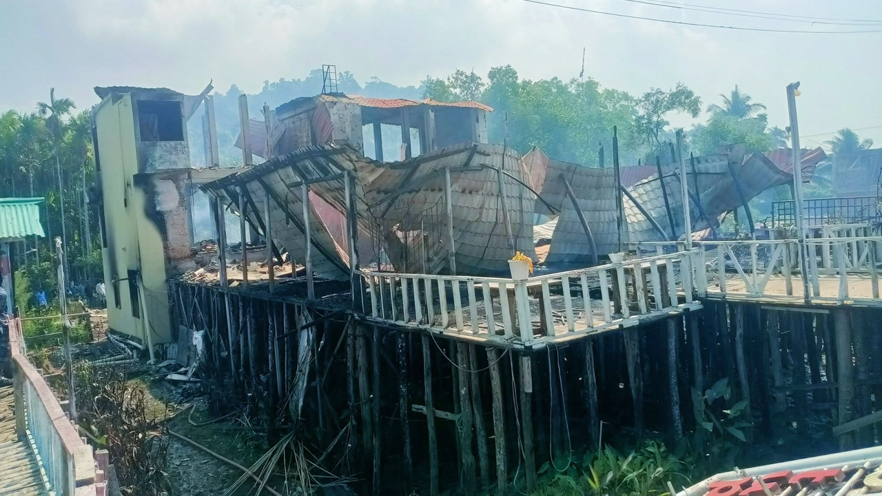 রিসোর্টে অবস্থান করছিলেন ১৬ জনের বেশি পর্যটক, বাইরে ছিলেন ৫ জন