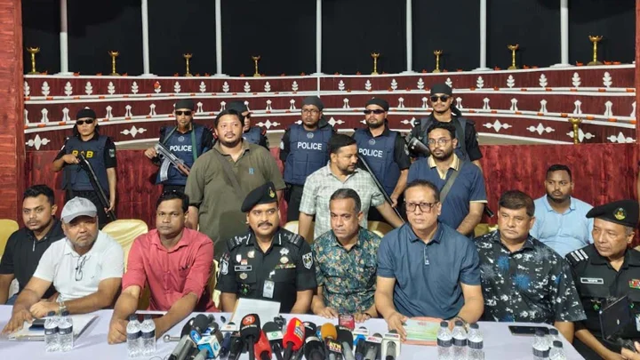 কক্সবাজারে ৩২৪ মণ্ডপে দুর্গাপূজা, লাবণী পয়েন্টে বিসর্জন
