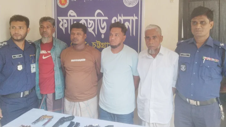 ডেভিড ইমনের সহযোগী ‘গলাকাটা মোবারক’সহ আটক ৪