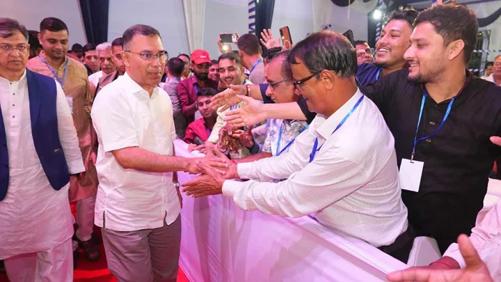 চট্টগ্রামের জেএম সেন হল পূজামণ্ডপে প্রধানমন্ত্রী