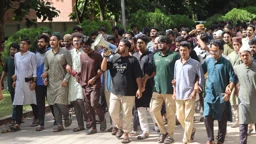‘সায়েম স্যারকে ভিসি চাই’ স্লোগানে চুয়েটে শিক্ষার্থীদের মিছিল